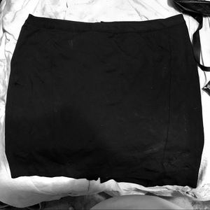 🕷Structured pencil skirt🕷